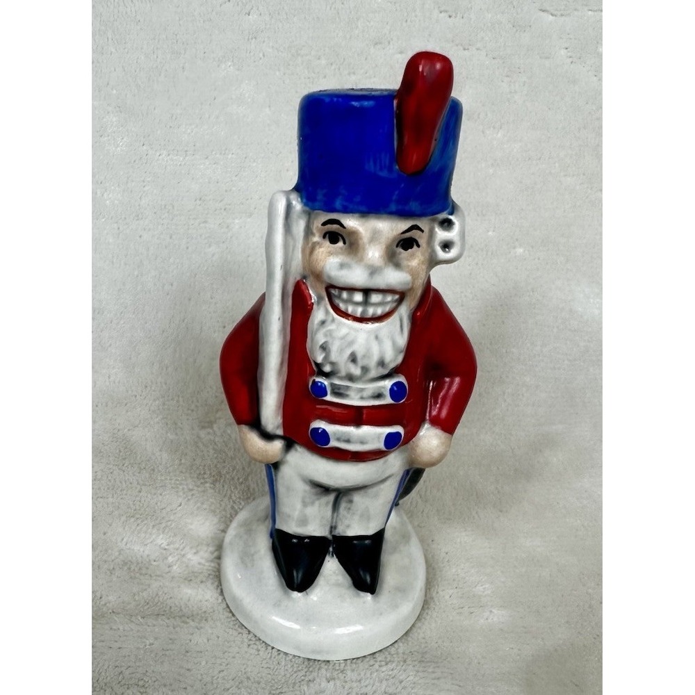 Vintage Goebel Figurine Christmas Nutcracker Soldier 13902-09 West Germany